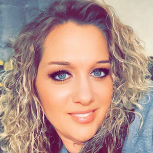 Meet your Posher, Traci